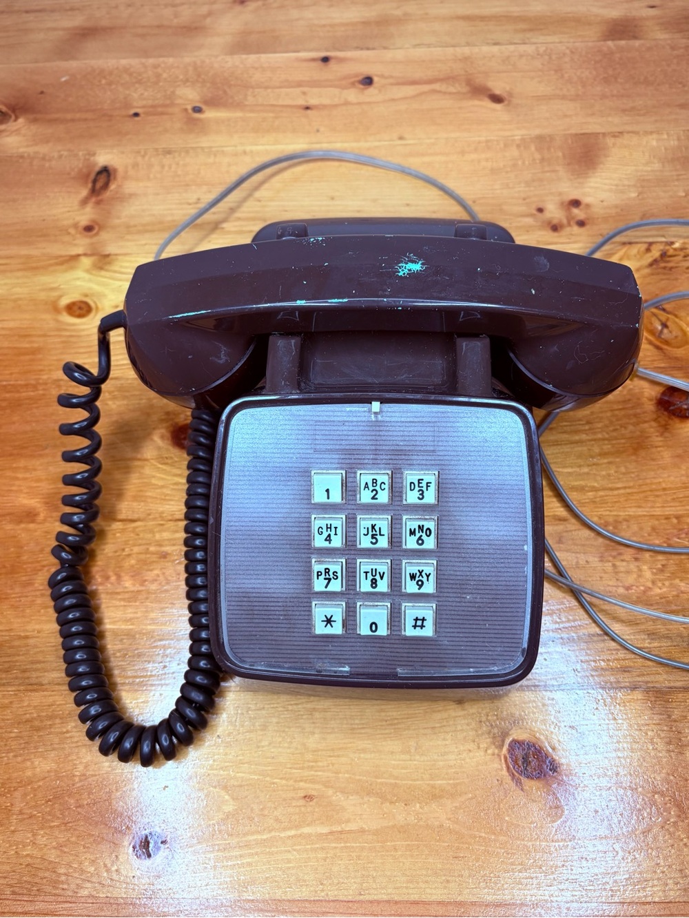 Vintage 1972 GTE Automatic Electric Desk Phone TouchTone Push Button Brown Heavy
